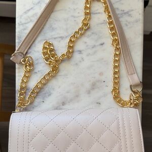 Elegant Cream Quilted Shoulder Bag with Gold Chain